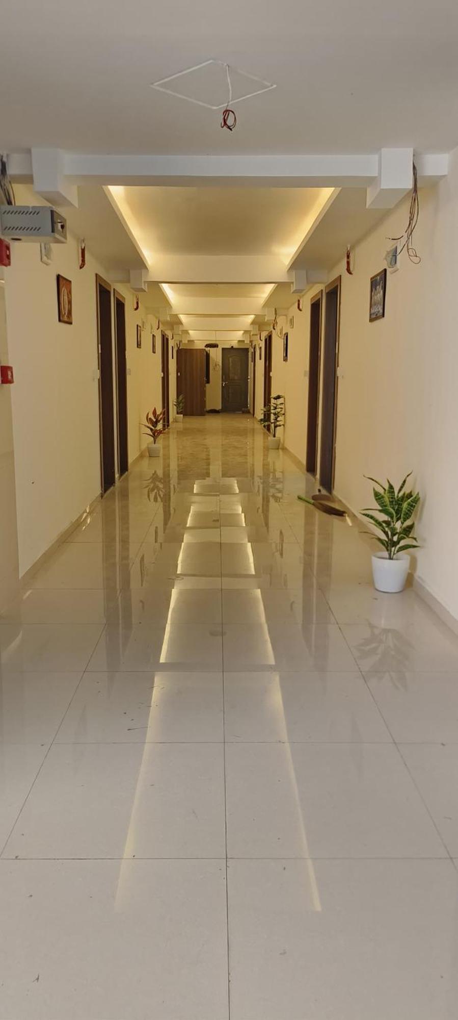Hotel Royal Night Daman Ngoại thất bức ảnh
