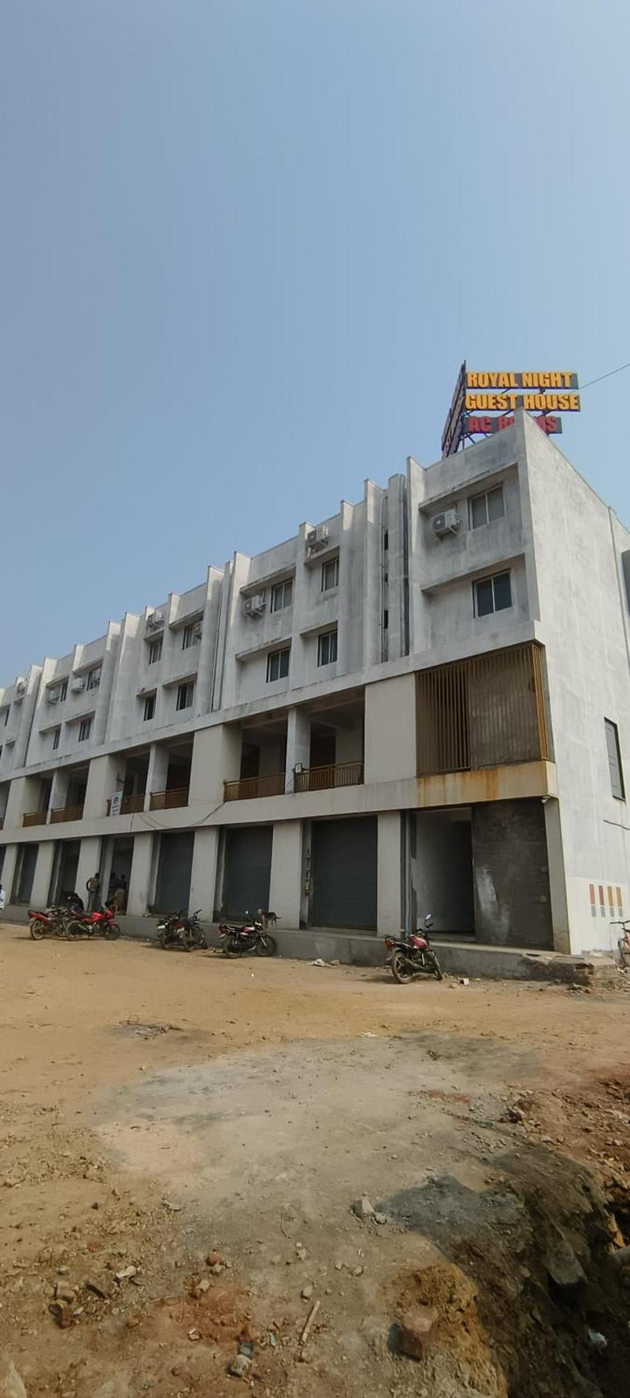 Hotel Royal Night Daman Ngoại thất bức ảnh