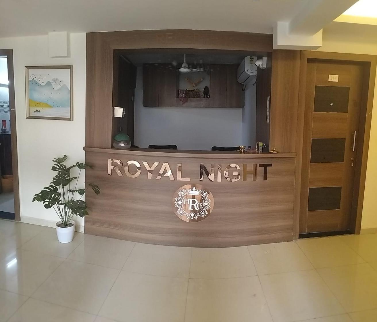 Hotel Royal Night Daman Ngoại thất bức ảnh