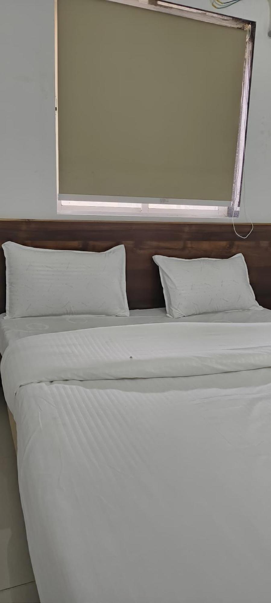 Hotel Royal Night Daman Ngoại thất bức ảnh